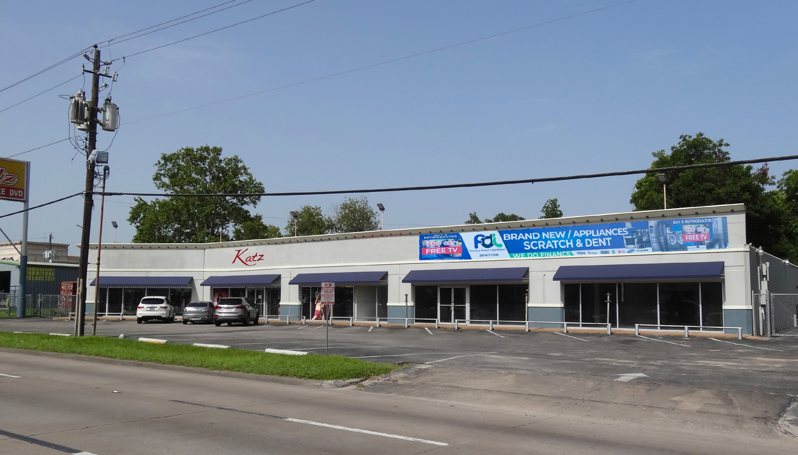 9820 NORTH FREEWAY